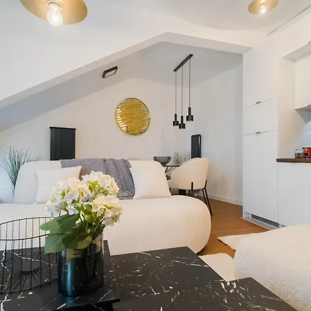 شقة Liberty توزلا