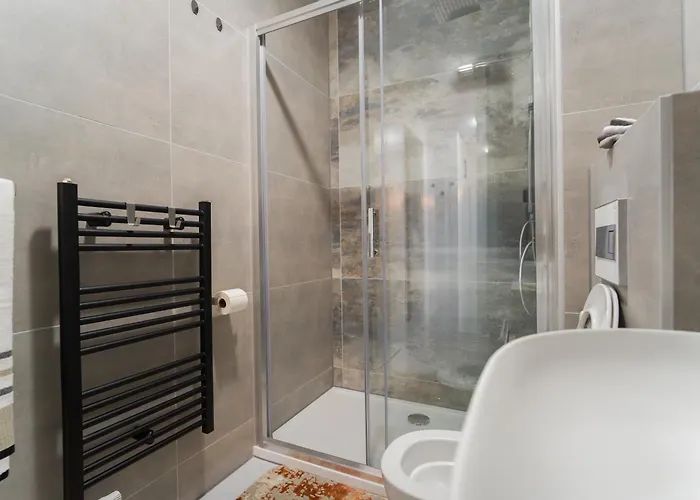 Liberty شقة توزلا